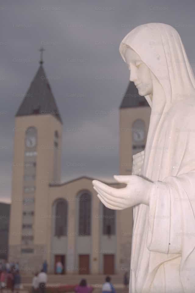 Reina de la Paz, Medugorje - Banco de imágenes católicas