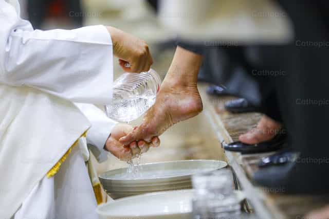 Lavatorio de Pies, Jueves Santo - Banco de imágenes católicas