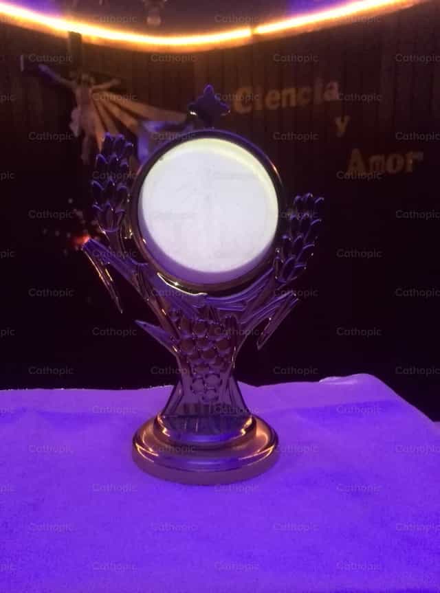 Exposicion del Santisimo Sacramento - Banco de imágenes católicas