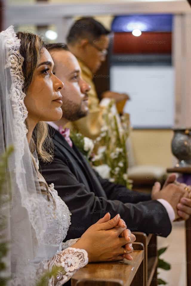 Il matrimonio nella preghiera - Immagini stock cattoliche - Foto di Andrés José Barbera Zambrano