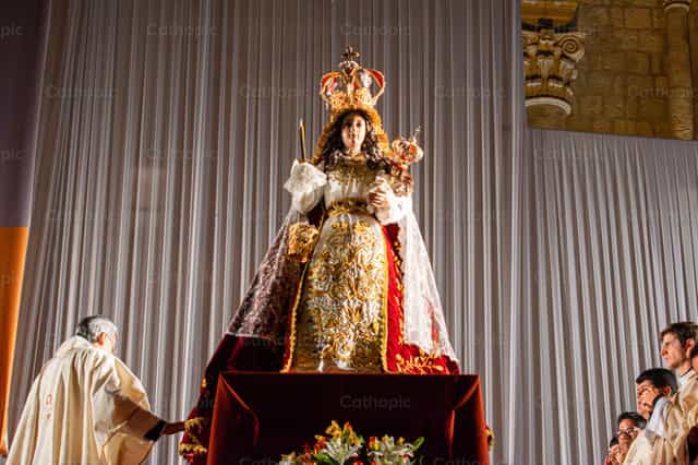 Misa con la Virgen de Chapi - Banco de imágenes católicas - Fotografía por Jorge Luis Acasiete Conza