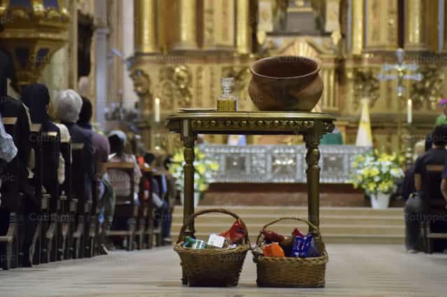 Ofrendas - Banco de imágenes católicas