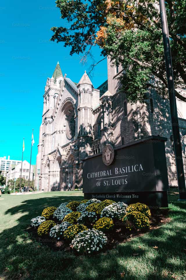 Katedral na Basilika ng St. Louis - Mga Catholic stock image