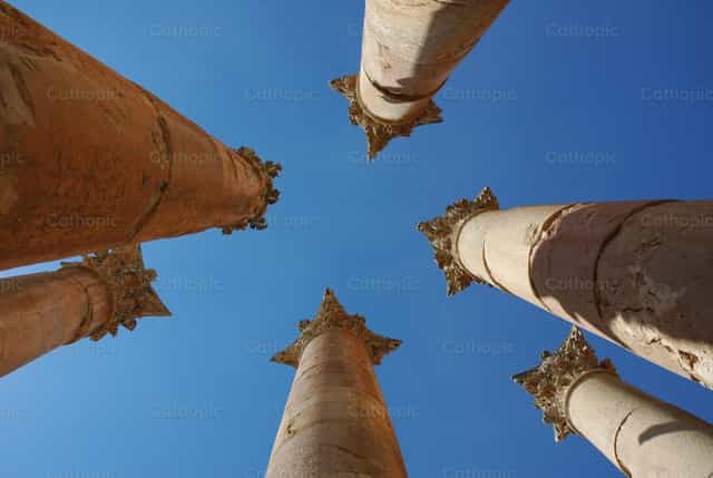 Mga haligi sa langit - Mga Catholic stock image
