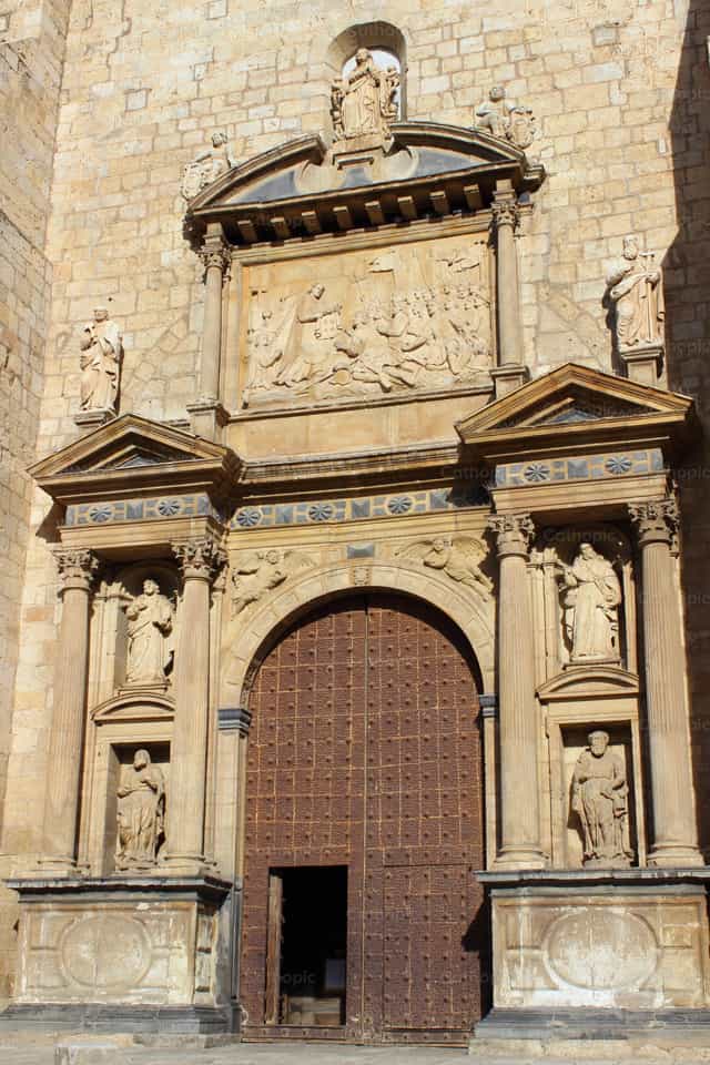 Pfarrkirche St. Maria von den Heiligen Korporalen - Katholische Stockfotos