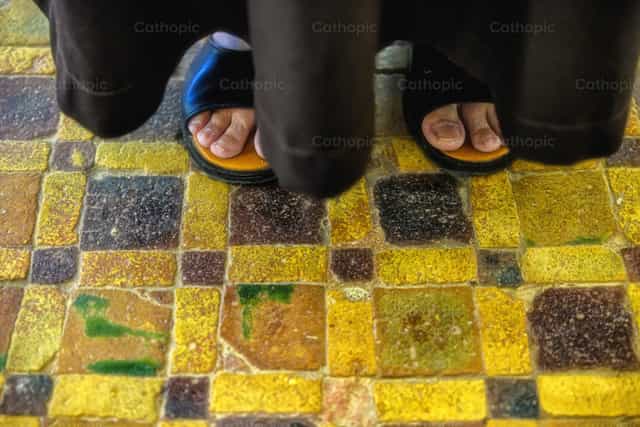 Sandalias capuchinas - Banco de imágenes católicas - Fotografía por Julián Iglesias