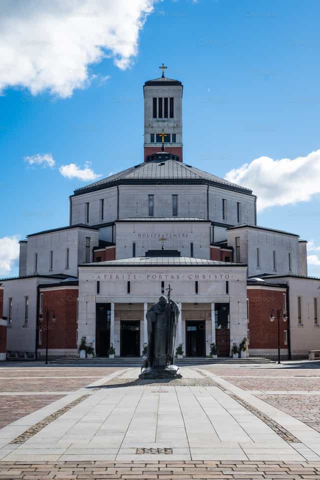 El Santuario de Juan Pablo II - Banco de imágenes católicas - Fotografía por Vytautas Markūnas SDB