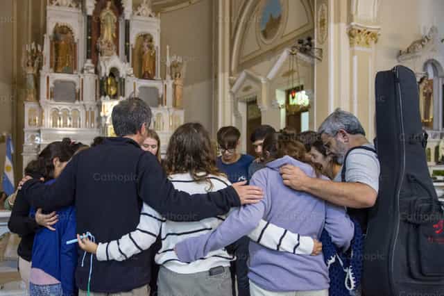 Comunità in preghiera - Immagini stock cattoliche - Foto di Titi Maciel Pérez