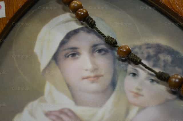 Surrendering my day to Jesus through Mary - Catholic stock images