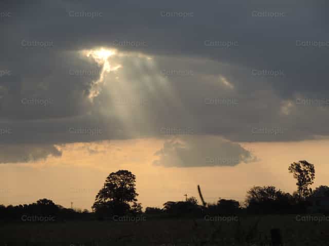 Tramonto in campagna - Immagini stock cattoliche