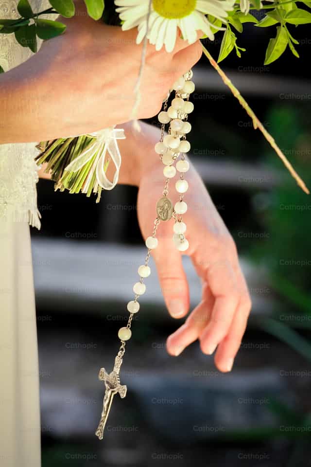 Bridal rosary - Mga Catholic stock image