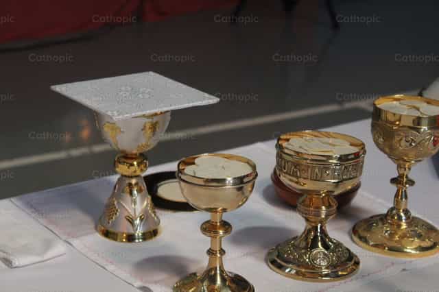 Vasos Sagrados - Banco de imágenes católicas