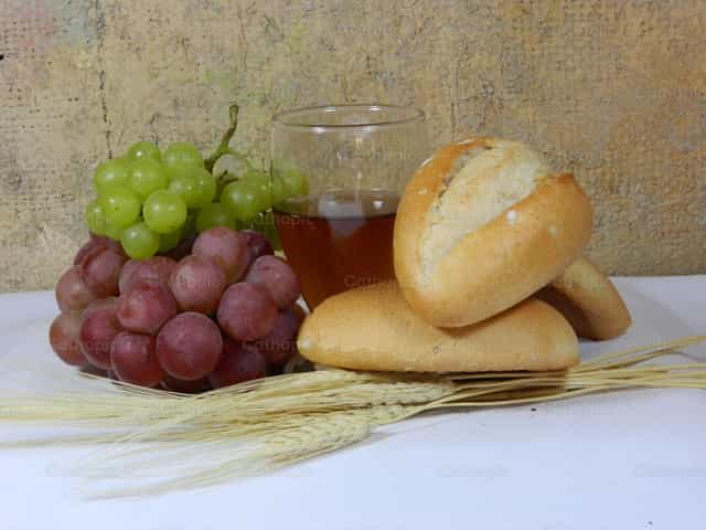 Tinapay at alak - Mga Catholic stock image
