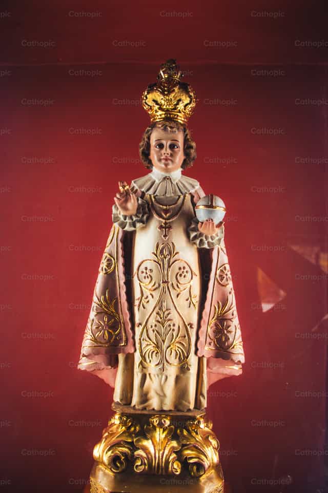 Nino de Praga - Banco de imágenes católicas