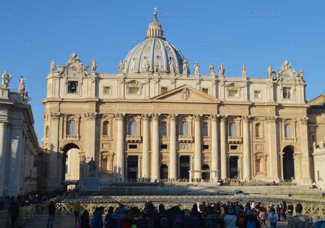 Basilika ni San Pedro sa araw - Mga Catholic stock image