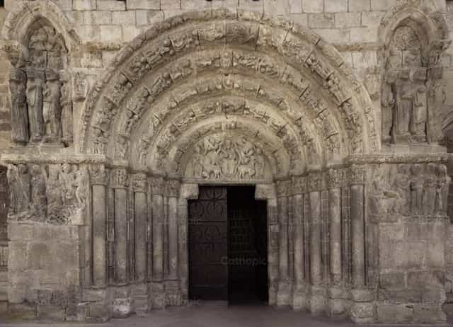 Puerta gotica de San Miguel de Estella - Banco de imágenes católicas - Fotografía por kahlenberg