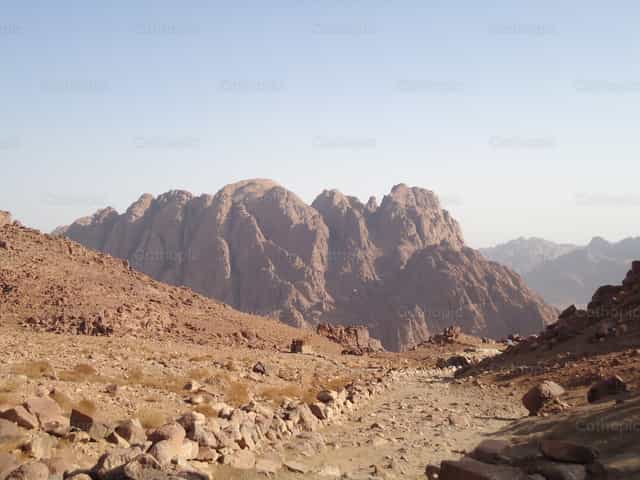 Berg Sinaï - Katholieke stockfoto's - Foto door andygc