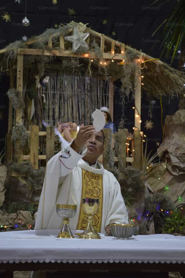 Jesus ha nacido - Banco de imágenes católicas