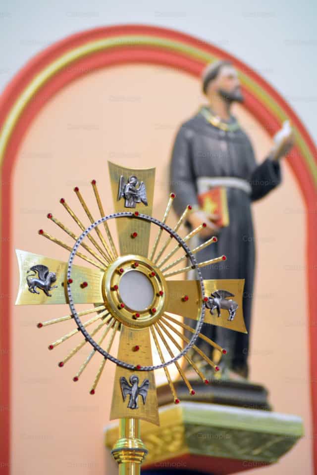 Jezus en Sint Franciscus van Assisi - Katholieke stockfoto's