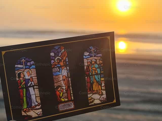 The culminating moment - Catholic stock images - Photo by Paola Rossinelli