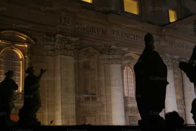 Basilica de San Pedro - Banco de imágenes católicas - Fotografía por Angelo Senchuke, LC