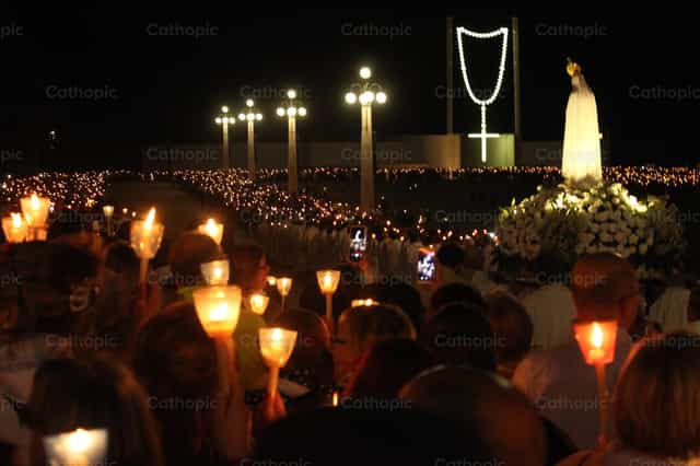 Au sanctuaire de Fatima - Images catholiques de stock