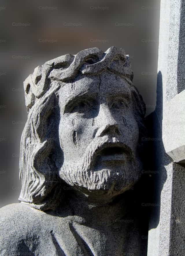 Visage du Christ sur la croix - Images catholiques de stock