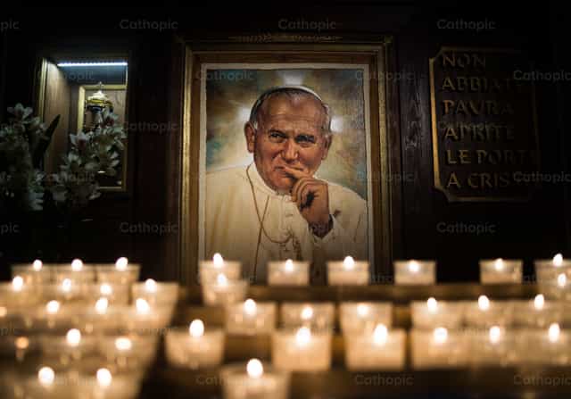 Paghingi kay San Juan Pablo II ng pamamagitan para sa atin. - Mga Catholic stock image