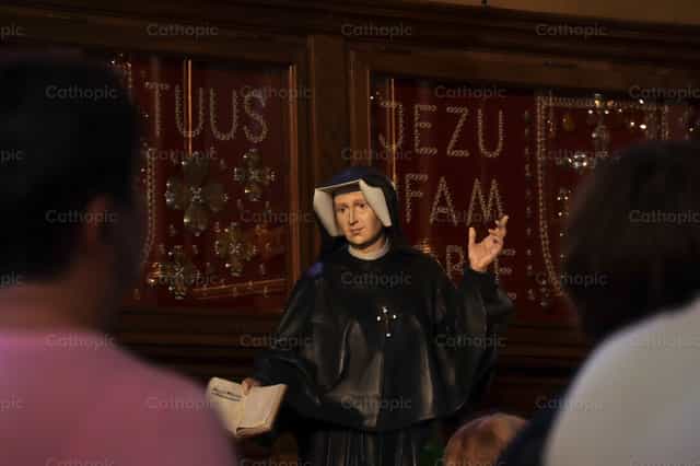 Santa Faustina - Banco de imágenes católicas