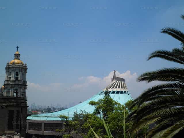 Basílica de Guadalupe - Imagens católicas de stock