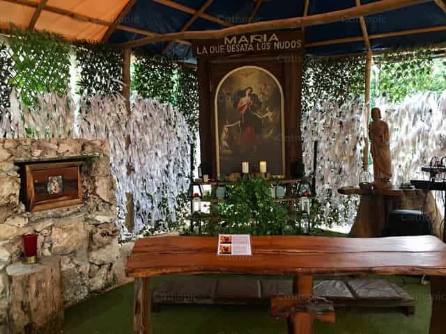 Santuario Maria Desatadora de Nudos - Banco de imágenes católicas - Fotografía por VivianV