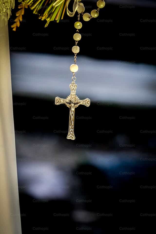 Rosenkranzkreuz - Katholische Stockfotos