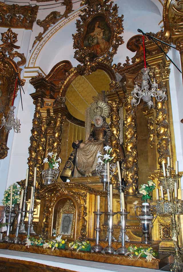Capela em honra de Nossa Senhora das Angústias - Imagens católicas de stock