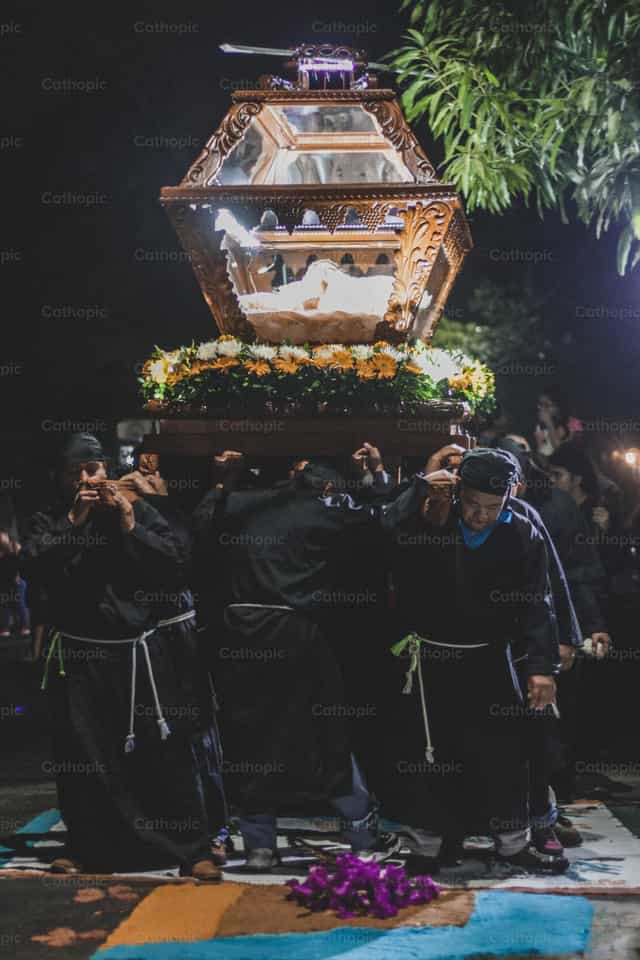 Santo Entierro - Banco de imágenes católicas