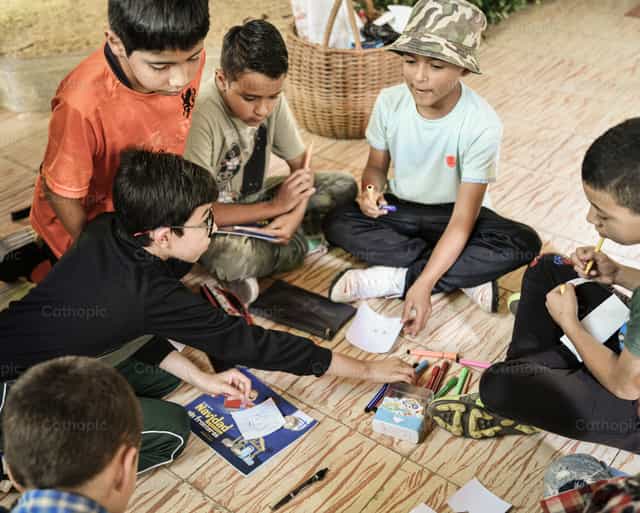 Niños en la catequesis - Banco de imágenes católicas - Fotografía por Carolina BR