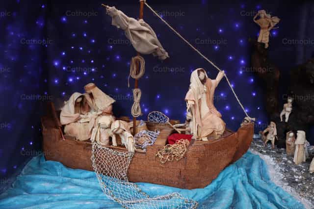 Holy family artisan - Catholic stock images - Photo by Frames Cristianos