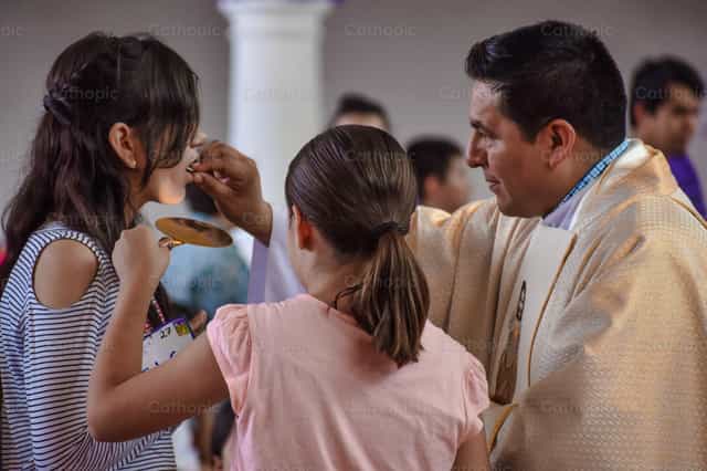 Sacramento de la Comunion - Banco de imágenes católicas