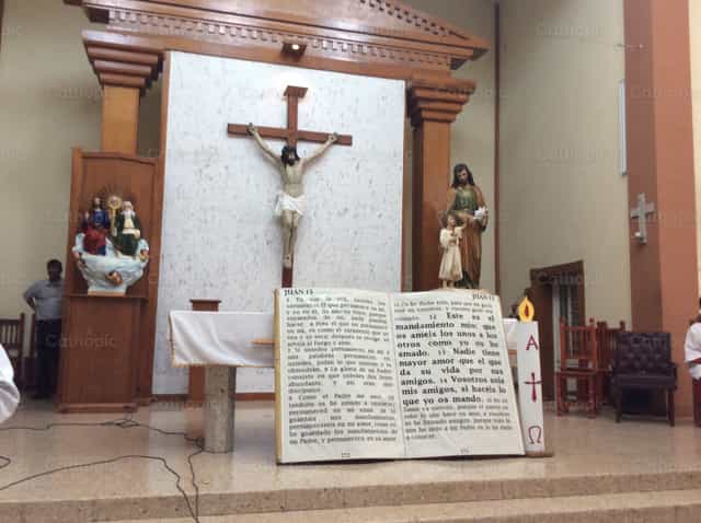 Autel du Seigneur - Images catholiques de stock - Photo de gabino2017