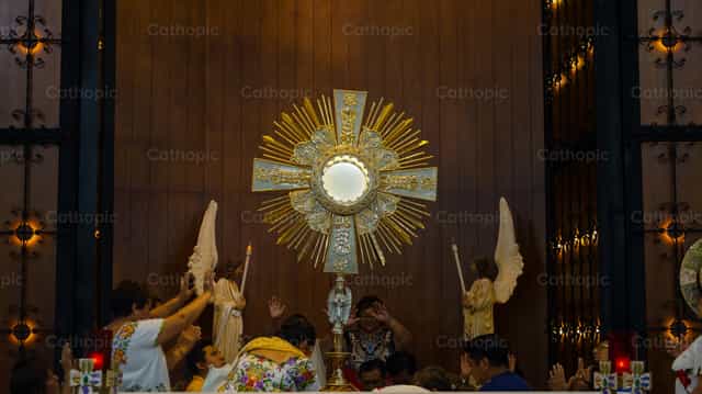 Pagsamba sa Jesus sa Eukaristiya - Mga Catholic stock image