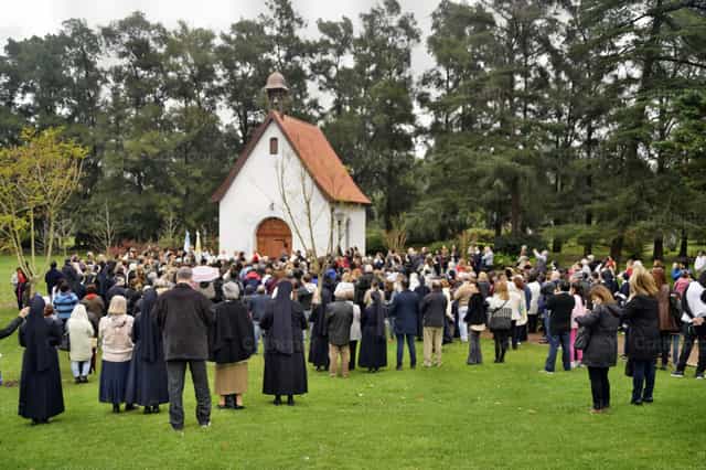 Reapertura del Santuario - Banco de imágenes católicas