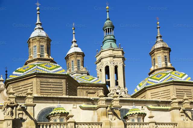 Basiliekdak - Katholieke stockfoto's