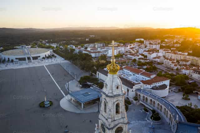 Vista aérea do Santuário de Fátima - Imagens católicas de stock - Foto de Álvaro García
