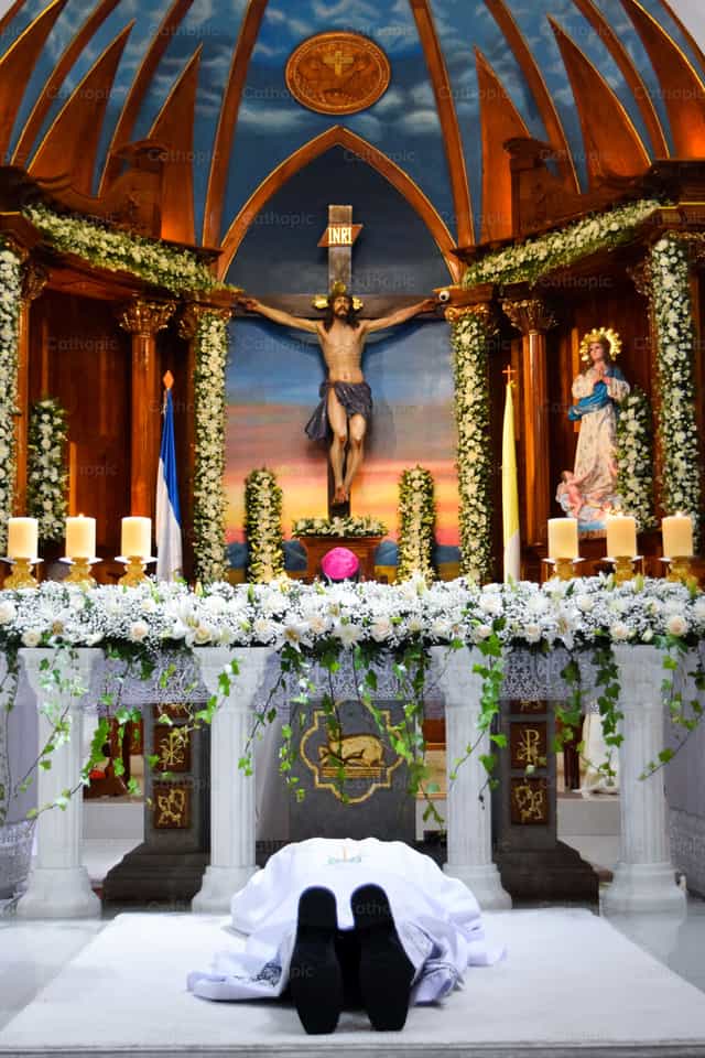 Ordenacion Sacerdotal - Banco de imágenes católicas - Fotografía por Nayarb Photography