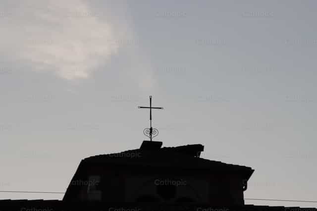 Cruz del templo - Banco de imágenes católicas - Fotografía por Saul Ibarra