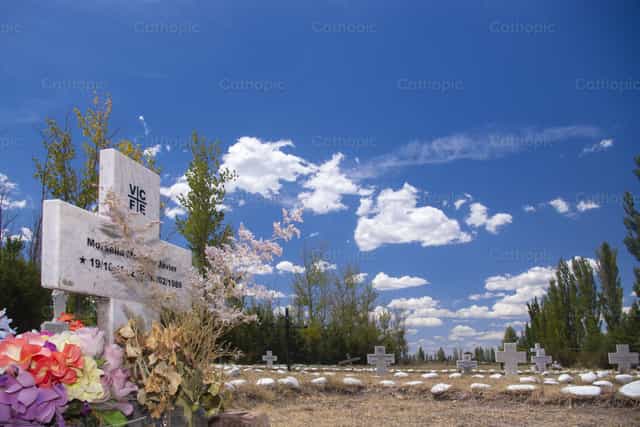 Enterrar a los muertos - Banco de imágenes católicas - Fotografía por Pitangus Alfonso Asensio