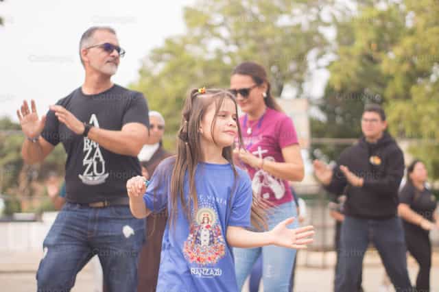 Baile Familiar - Banco de imágenes católicas - Fotografía por Carlos Daniel