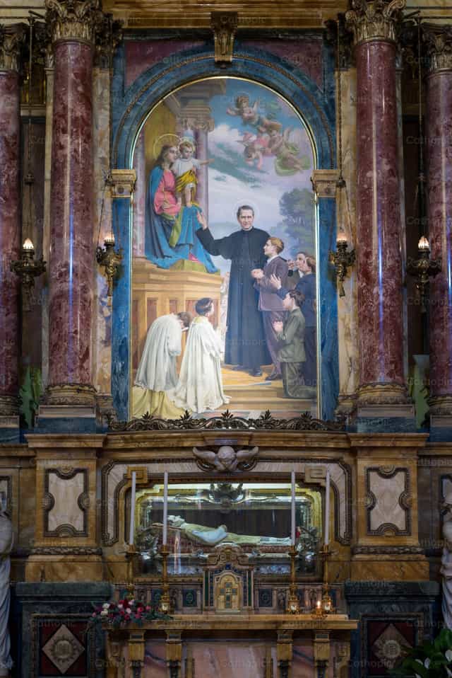 O Altar de São João Bosco - Imagens católicas de stock