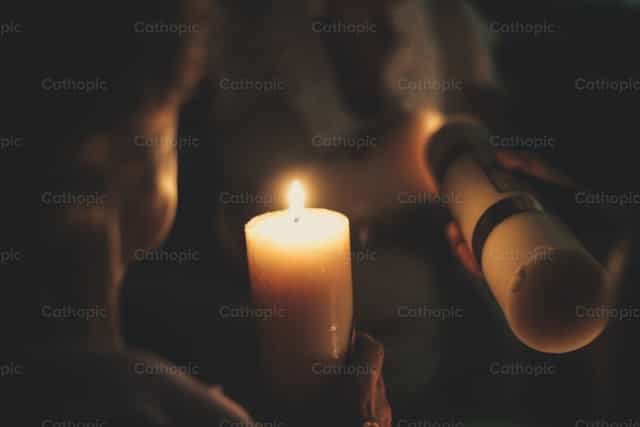 Neues Feuer. Osternacht - Katholische Stockfotos