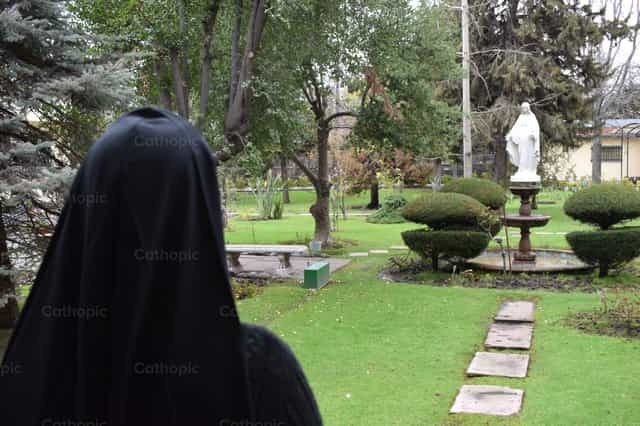 Sous la protection de Marie - Images catholiques de stock