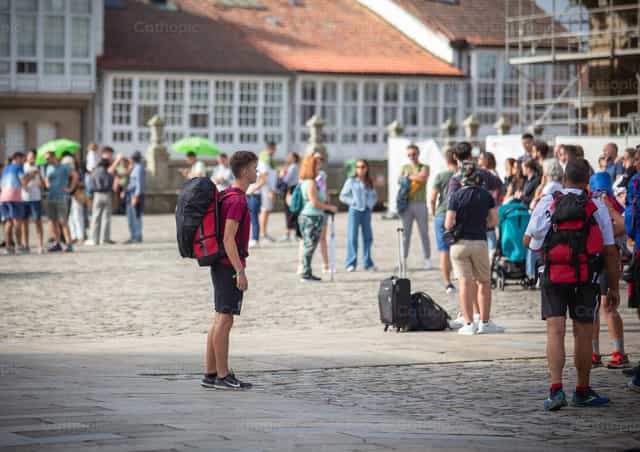 Pilgrims in Santiago de Compostela - Catholic stock images - Photo by Yandry Fernández Perdomo
